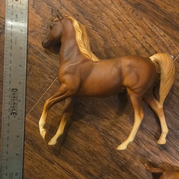 Breyer Classic Arabian Horse Family - Picture 5 of 7